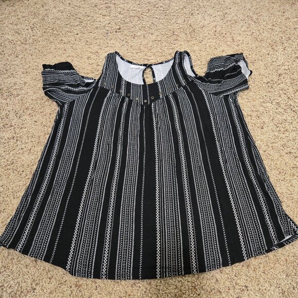 Maurices Black and White Blouse Womens Size 1 - Picture 1 of 5